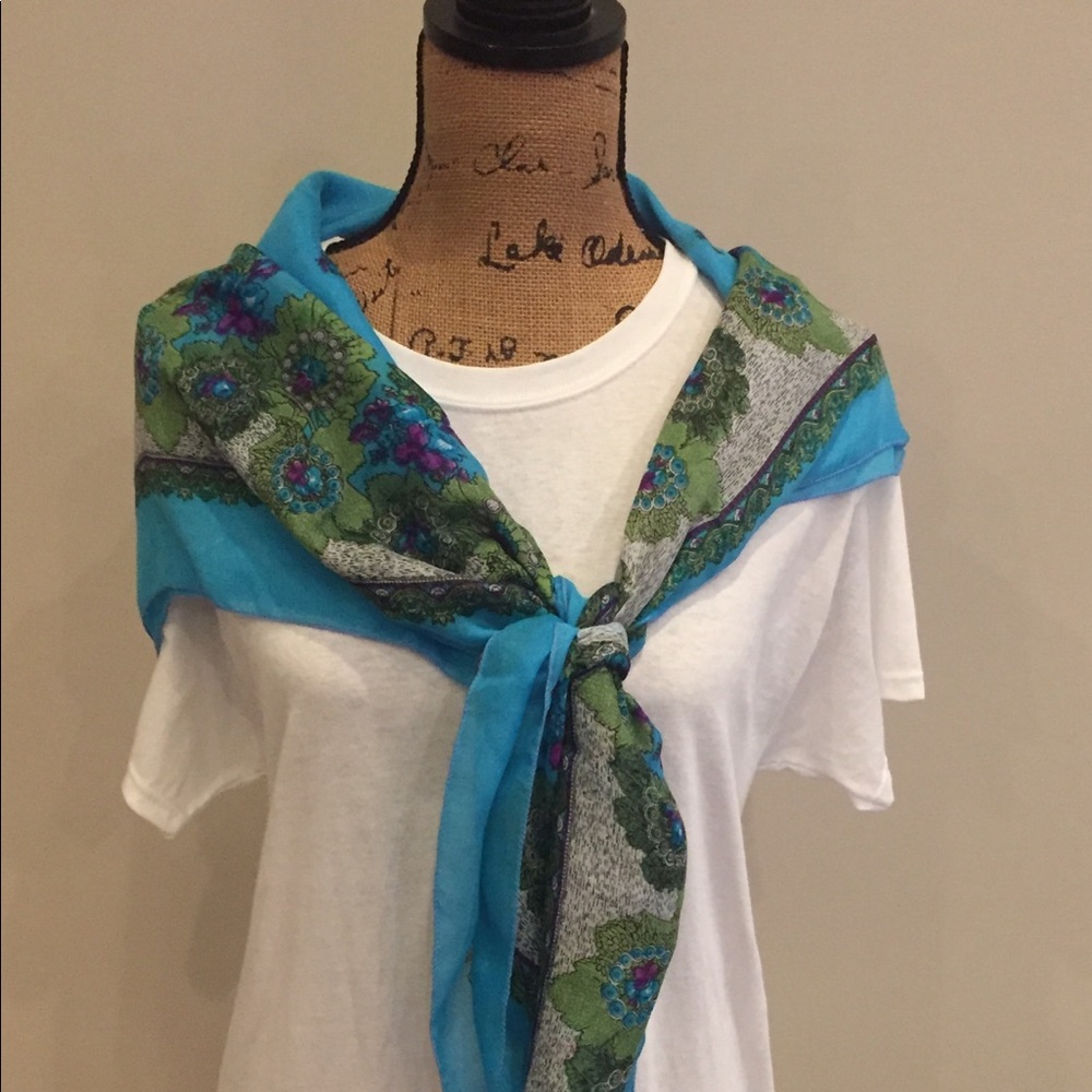Oversized blue green floral scarf - Picture 2 of 8